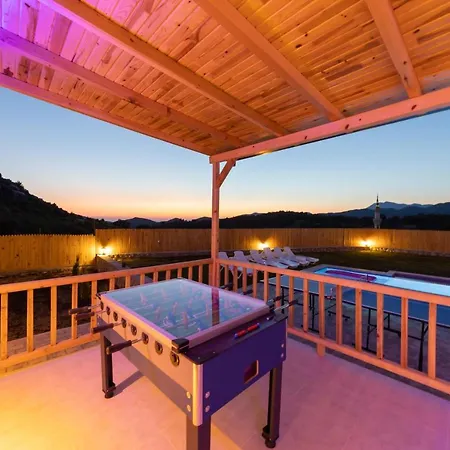 Agarta Villas Willa *